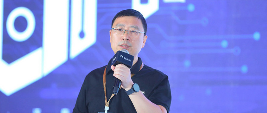 金龙迎宾 - 人生就是搏!李爱军：揭秘大模型时代，边缘计算芯片进化论丨GACS 2023